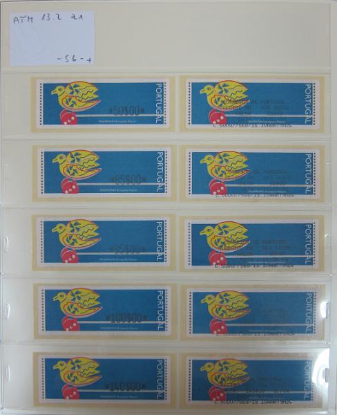 0265 (32).jpg -     Lote:    265      Colecção Especializada - Etiquetas      Lotes Especiais       Descrição:      1981/2010 &mdash; Etiquetas.   Coleção composta por 12 álbuns com etiquetas desde percursoras e Framas até 2010, com provas, erros, FDC's, etiquetas novas e usadas, sobrescritos circulados, variedades de impressão e papéis. Importante estudo. Lote a ver.        Lote ETQ       Valor Base:     &euro; 3000,00     Valor Venda:     &euro;      